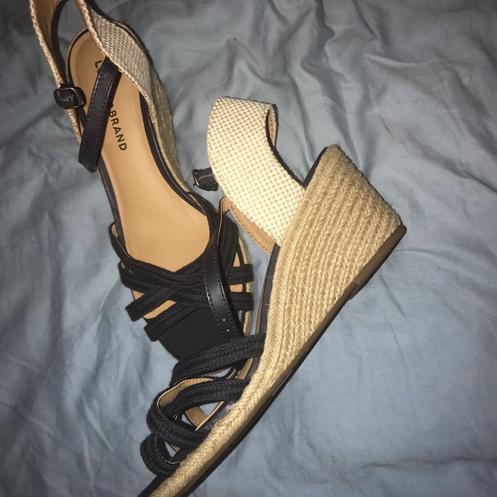 New Navy lucky brand sandals